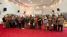 Praktik keterampilan praktis di bidang peternakan dan pengolahan hasil ternak.