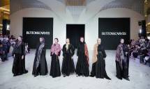 Buttonscarves hadirkan koleksi limited edition bertajuk Dune Series di runway Fashion Nation 2025, Senayan City Jakarta.