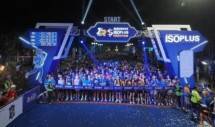 Para Peserta Half Marathon saat akan memulai Surabaya ISOPLUS Marathon 2025