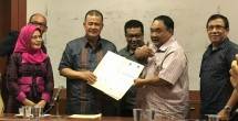 Ketua Panitia Hari Pers Nasional Margiono bersama Wagub Sumbar 