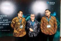 Harun Al Rasyid, Presiden ISACA Indonesia Chapter (tengah), menekankan pentingnya kolaborasi dan kesiapan menghadapi tantangan