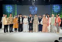 Jakarta Muslim Fashion Week (JMFW) 2026 resmi dibuka Menteri Perdagangan Budi Santoso.