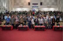 Menteri Komunikasi dan Digital Meutya Hafid saat menyampaikan Orasi Ilmiah dalam Dies Natalis ke-45 Fakultas Ilmu Sosial dan Ilmu Politik (FISIP) Universitas Sumatera Utara (USU) di Kota Medan, Sabtu (8/11/2025) menegaskan PP TUNAS adalah bukti keseriusan pemerintah melindungi anak-anak dari kejahatan di ruang digital sehingga tetap diterbitkan meskipun mendapatkan penolakan dari beberapa platform digital. (Foto: Dok Humas Kemkomdigi) 
