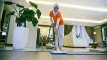 Malikhatun, seorang Tasker Cleaning bTaskee asal Tangerang yang telah bergabung dengan bTaskee sejak 2023 bisa dibilang sebagai pahlawan rumah tangga masa kini.