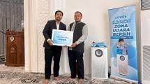 Penyerahan produk Conway ke Masjid KH. A Wahid Hasyim 