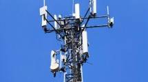 Jaringan Active Antenna Unit (AAU) Massive MIMO FDD