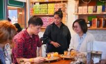 Kreator Konten Yuji Beleza beraudiensi dengan Wakil Menteri Ekonomi Kreatif, Irene Umar.