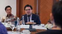 Wakil Ketua Umum II AFTECH, Budi Gandasoebrata, saat membuka Diskusi AFTECH & Friends of Fintech Roundtable 2025. Ia menjelaskan bahwa hasil Annual Members Survey (AMS) 2024&ndash;2025 menegaskan perlunya memperluas inklusi keuangan digital di luar Jakarta, membangun infrastruktur publik bersama untuk menekan biaya dan meningkatkan kepercayaan, serta memperkuat kolaborasi regional dalam keamanan siber, tata kelola AI, dan pengembangan talenta.
