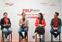 Moderator, Adhi Nugraha Sugiharto, Head of Marketing, Communications, and Customer Management, Prudential Syariah, Dewi Mayasari, Head of Corporate Communications, Prudential Indonesia, dan Nico Daniel Sukur, Head of Customer Management, Prudential Indonesia (ki-ka).