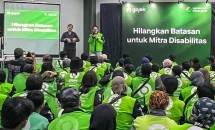 Peringati Hari Disabilitas Dunia, GoTo Bagikan Rompi Khusus untuk Mitra Driver Penyandang Tunarungu