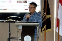 Kepala Badan Kesatuan Bangsa dan Politik (Kesbangpol) Provinsi DKI Jakarta Muhammad Matsani memberi sambutan dalam acara Pelantikan dan Pengukuhan Pengurus Asosiasi Media Konvergensi (AMKI) Provinsi DKI Jakarta atau AMKI Jaya di Hotel Grand Dhika Iskandarsyah kawasan Kebayoran Baru, Sabtu (29/11/2025). Foto: dok AMKI Jaya
