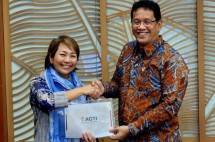 Ketua Umum AGTI, Anne Patricia Sutanto bersama Menteri Keuangan Purbaya Yudhi Sadewa dan jajaran Kementerian Keuangan di Gedung Juanda, Jakarta Pusat (2/12/2025). 