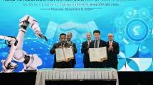 Ketua Umum HKI Akhmad Ma&rsquo;ruf Maulana saat menandatangani Memorandum of Understanding (MoU) dengan dua lembaga utama di Rusia