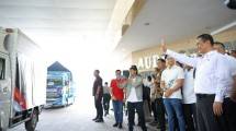 Mentan Andi Amran Sulaiman saat melepas bantuan untuk korban bencana di Sumatera
