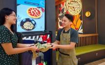  TOTES FOR TREATS Kembali Hadir, Pizza Marzano Ajak Pelanggan Peduli Lingkungan Lewat Daur Ulang Tas Spunbond