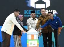 Prabowo Subianto saat peresmian Akad Massal 50.030 unit Kredit Pemilikan Rumah (KPR) melalui program Fasilitas Likuiditas Pembiayaan Perumahan (FLPP).
