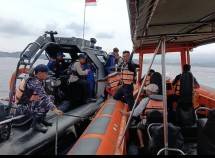 insiden kecelakaan kapal wisata phinisi yang terjadi di perairan Selat Padar, Labuan Bajo, Nusa Tenggara Timur, pada Jumat, 26 Desember 2025