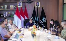 Caption: Menteri Ekonomi Kreatif, Teuku Riefky Harsya, menerima audiensi East Ventures di Kantor Kementerian Ekraf, Jakarta, Jumat (9/1/2026).
