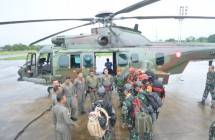 TNI Angkatan Udara melalui Lanud Sultan Hasanuddin kembali mengerahkan helikopter H-225M Caracal untuk melanjutkan operasi pencarian dan evakuasi, Senin (19/1/2026).