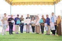 Danantara, FHCI dan Alumni FE USU Berikan 600 Paket Logistik kepada Penghuni Huntara Aceh