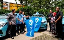 Bluebird luncurkan taksi listrik e-Bluebird di Bandung.