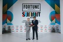 Alexander F. Kurniawan, CEO Optik Tunggal, bersama Hendra Soeprajitno, Editor in Chief Fortune Indonesia