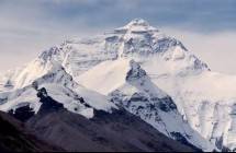 Puncak Jaya atau Carstensz Pyramid.