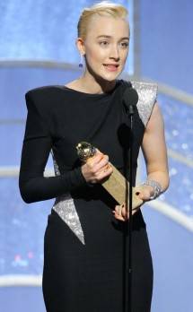 Menang Aktris Terbaik , Saoirse Ronan Beri Terima Kasih Pada Ibunya Lewat Video Call