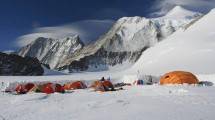 Puncak Vinson Massif (Foto:Ryan Waters/Mountain Professional)