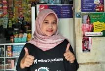 Putri Wulandari, Sejak menggunakan aplikasi Mitra Bukalapak untuk menambah variasi dagangan di warungnya, Putri Wulandari berhasil meraup laba hingga Rp 3 juta hingga Rp 5 juta per bulan, tidak hanya untuk memenuhi kebutuhan sehari-hari, dia juga mampu membiayai sekolah anak-anaknya.