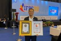 Smartkidz saat menerima penghargaan