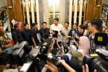 Direktur Utama BRI Hery Gunardi, didampingi Direktur Consumer Banking BRI Aris Hartanto, saat menerima kunjungan Menteri Perumahan dan Kawasan Permukiman Maruarar Sirait, Komisioner BP Tapera Heru Pudyo Nugroho, Bupati Majalengka Eman Suherman, serta Sekretaris Daerah Provinsi Jawa Barat Herman Suryatman 
