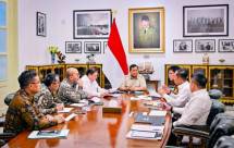  Presiden Prabowo menggelar pertemuan dengan sejumlah menterinya guna membahas ketahanan fiskal nasional di Istana Merdeka, Jakarta, Kamis, 19 Maret 2026. (Foto: BPMI Setpres) 