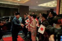 Presiden Prabowo Subianto disambut antusias oleh diaspora Indonesia yang telah menanti kedatangannya di hotel tempatnya bermalam di Tokyo, Jepang, pada Minggu malam, 29 Maret 2026. (BPMI Setpres)