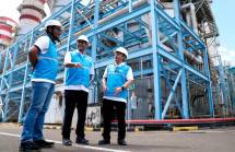 Wakil Direktur Utama Bank Mandiri, Henry Panjaitan, ke Unit Pembangkit (UP) Muara Tawar milik PT PLN Nusantara Power pada Jumat (10/4).