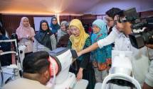 Rayakan 75 tahun Menicon Group, Menicon gandeng INARVOS menggelar seminar di Bali untuk memperkenalkan lensa Orthokeratology (Ortho-K).