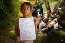 Mariani Cesilia Ane, seorang siswi asal Desa Paralando, Kecamatan Reok Barat, Kabupaten Manggarai, justru menulis surat terbuka kepada Presiden Prabowo Subianto tentang "kemerdekaan" yang belum sepenuhnya dirasakan anak-anak di desanya
