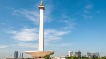 Monumen Nasional (Monas) Objek Wisata di DKI Jakarta (Foto:http://suzieicus.com)
