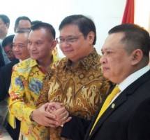 Ketua DPR Bambang Soesatyo dan Ketum Golkar Airlangga Hartarto (Foto B1)
