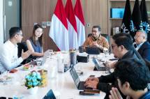Menteri Ekonomi Kreatif, Teuku Riefky Harsya, menerima audiensi dari Riot Games di Gedung Autograph Tower Thamrin Nine, Jakarta, Kamis (14/5/2026).