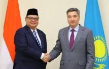 Menteri Koordinator Bidang Perekonomian RI, Airlangga Hartarto, dan Deputi Perdana Menteri sekaligus Menteri Ekonomi Nasional Kazakhstan, Serik Zhumangarin.