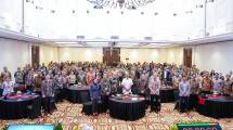 Direktur Enterprise & Business Service Telkom Veranita Yosephine, Direktur IT Digital Telkom Faizal Rochmad Djoemadi, serta Direktur Strategic Business Development & Portfolio Telkom Seno Soemadji dalam forum strategis Transformasi Digital BUMN yang diselenggarakan oleh Danantara Indonesia di Wisma Danantara, Jakarta, Senin (5/5).