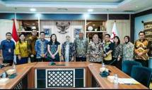 Penandatanganan Nota Kesepahaman antara Ditjen Industri Kecil, Menengah, dan Aneka (IKMA) dengan PT Daya Intiguna Yasa Tbk (MR.DIY) di Jakarta, Senin (18/5).