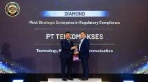 VP Corporate Legal & Secretary Telkom Akses Rizky Kurniawan mewakili Telkom Akses menerima penghargaan &ldquo;Most Strategic Enterprise in Regulatory Compliance&rdquo; kategori Technology, Media and Telecommunication PROSPER B dalam ajang Indonesia Regulatory Compliance Awards (IRCA) 2026 yang diselenggarakan oleh hukumonline.com di Jakarta, Jumat (22/5). 