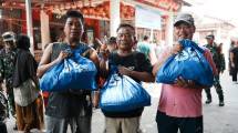 BRI Salurkan Bantuan 1.000 Paket Sembako bagi Umat Buddha 