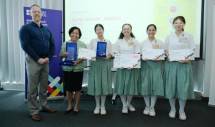 SMA Santa Ursula Jakarta raih penghargaan Pemenang Regional Asia Timur dalam kompetisi global &lsquo;Your World&rsquo;.