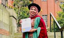 Raeni, akademisi di salah satu sekolah bisnis terkemuka di Inggris asal Kendal, Jawa Tengah 