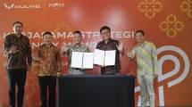 Seremonial kerja sama MPMRent dengan Wuling Motors