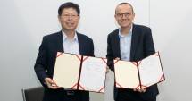Kolaborasi Schneider Electric dan Hon Hai Technology Group (Foxconn)