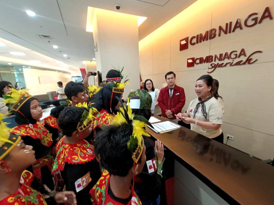 CIMB Niaga Dorong Literasi Keuangan Sejak Dini, 250 Siswa SD Ikuti Tour de Bank di Bintaro